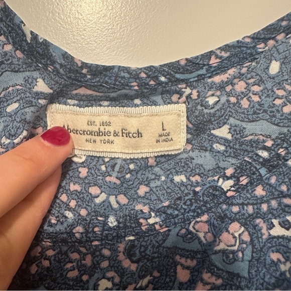 Abercrombie & Fitch Blue Purple Paisley Crop Top Size Large Women’s - Picture 9 of 10